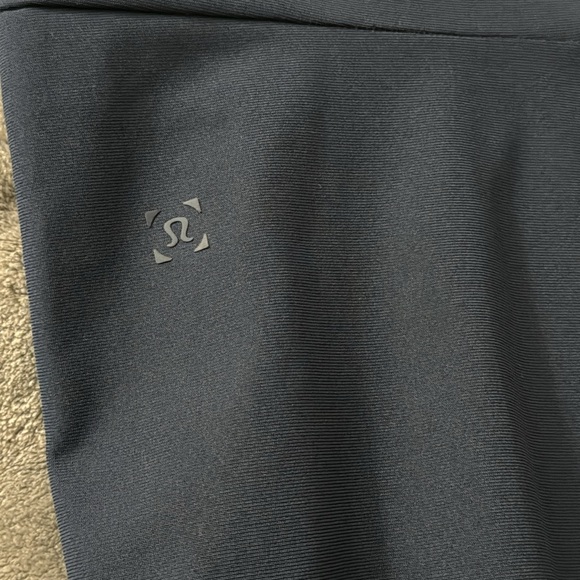 Lululemon’s ABC Jogger HEMMED (Classic Fit) Size Small Navy Blue - Picture 4 of 5